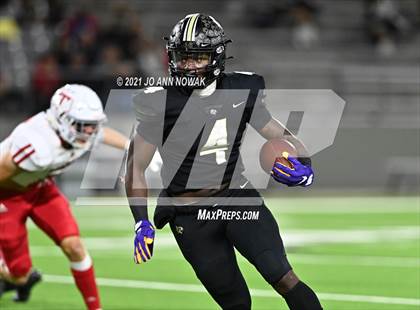 Thumbnail 2 in Cypress Park vs. Tomball (UIL 6A Bi-District Playoff) photogallery.