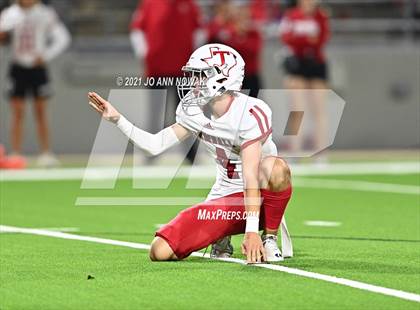 Thumbnail 2 in Cypress Park vs. Tomball (UIL 6A Bi-District Playoff) photogallery.
