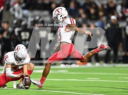 Thumbnail 3 in Cypress Park vs. Tomball (UIL 6A Bi-District Playoff) photogallery.