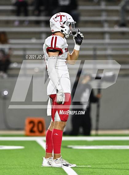 Thumbnail 3 in Cypress Park vs. Tomball (UIL 6A Bi-District Playoff) photogallery.