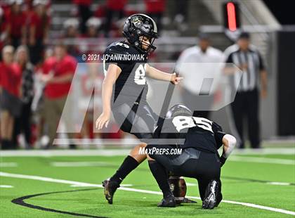 Thumbnail 2 in Cypress Park vs. Tomball (UIL 6A Bi-District Playoff) photogallery.