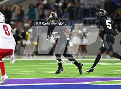 Thumbnail 2 in Cypress Park vs. Tomball (UIL 6A Bi-District Playoff) photogallery.
