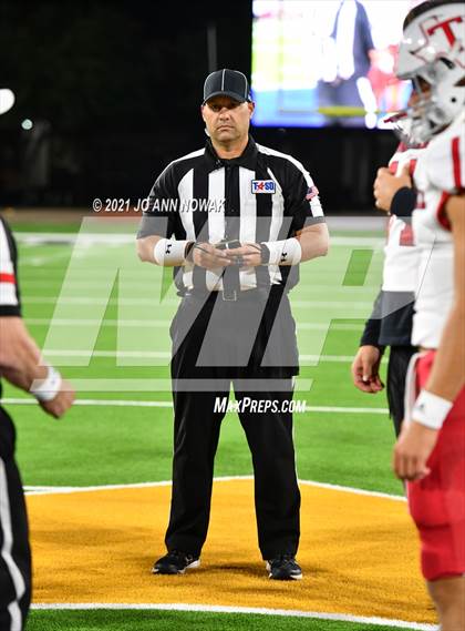Thumbnail 3 in Cypress Park vs. Tomball (UIL 6A Bi-District Playoff) photogallery.