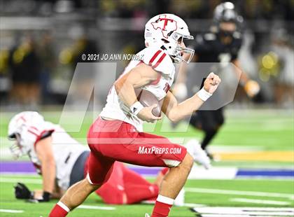 Thumbnail 2 in Cypress Park vs. Tomball (UIL 6A Bi-District Playoff) photogallery.