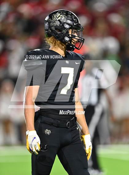 Thumbnail 2 in Cypress Park vs. Tomball (UIL 6A Bi-District Playoff) photogallery.