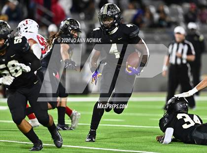 Thumbnail 2 in Cypress Park vs. Tomball (UIL 6A Bi-District Playoff) photogallery.