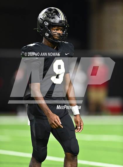 Thumbnail 3 in Cypress Park vs. Tomball (UIL 6A Bi-District Playoff) photogallery.