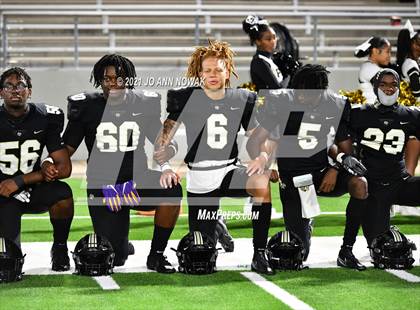 Thumbnail 2 in Cypress Park vs. Tomball (UIL 6A Bi-District Playoff) photogallery.