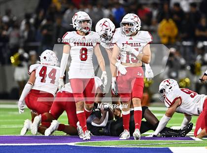 Thumbnail 3 in Cypress Park vs. Tomball (UIL 6A Bi-District Playoff) photogallery.
