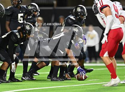 Thumbnail 2 in Cypress Park vs. Tomball (UIL 6A Bi-District Playoff) photogallery.