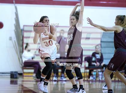 Thumbnail 3 in Dobyns-Bennett @ Daniel Boone photogallery.
