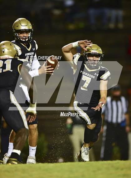 Thumbnail 3 in Sullivan Central @ David Crockett photogallery.