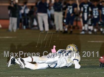 Thumbnail 3 in Muir vs. Crescenta Valley photogallery.
