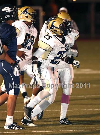 Thumbnail 1 in Muir vs. Crescenta Valley photogallery.