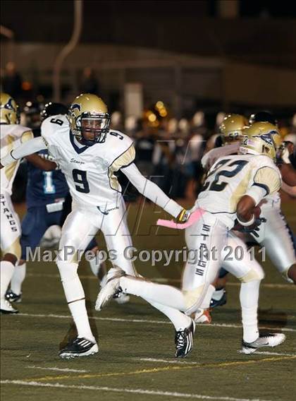 Thumbnail 2 in Muir vs. Crescenta Valley photogallery.