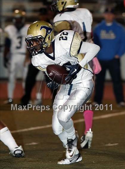 Thumbnail 2 in Muir vs. Crescenta Valley photogallery.