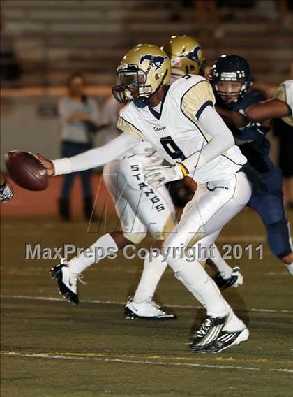 Thumbnail 1 in Muir vs. Crescenta Valley photogallery.