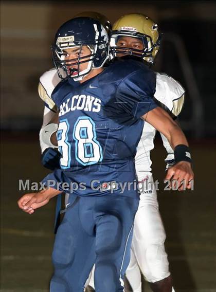 Thumbnail 2 in Muir vs. Crescenta Valley photogallery.