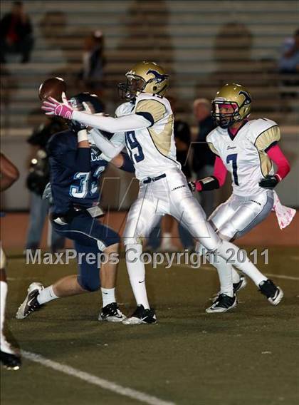 Thumbnail 3 in Muir vs. Crescenta Valley photogallery.