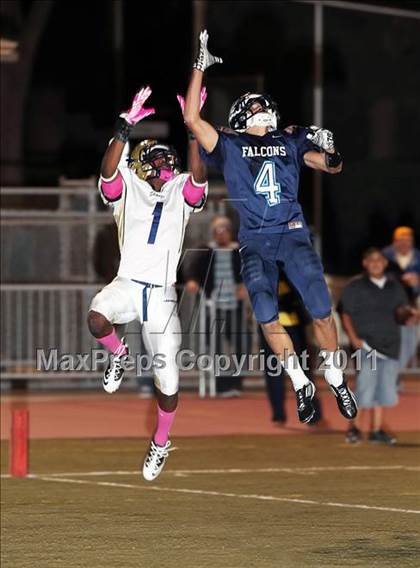 Thumbnail 3 in Muir vs. Crescenta Valley photogallery.