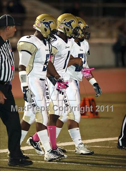 Thumbnail 3 in Muir vs. Crescenta Valley photogallery.