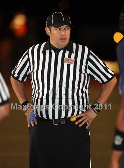 Thumbnail 3 in Muir vs. Crescenta Valley photogallery.
