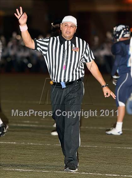 Thumbnail 1 in Muir vs. Crescenta Valley photogallery.