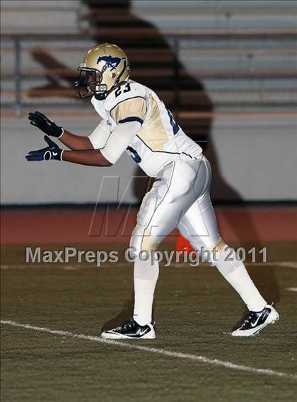 Thumbnail 1 in Muir vs. Crescenta Valley photogallery.