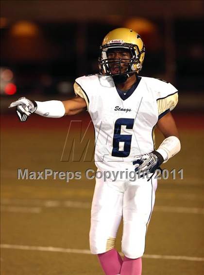 Thumbnail 2 in Muir vs. Crescenta Valley photogallery.
