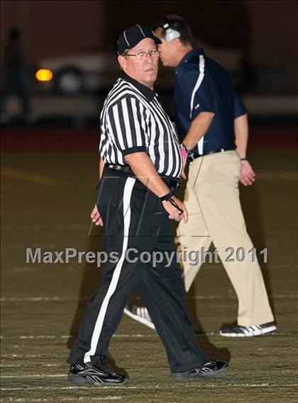 Thumbnail 1 in Muir vs. Crescenta Valley photogallery.