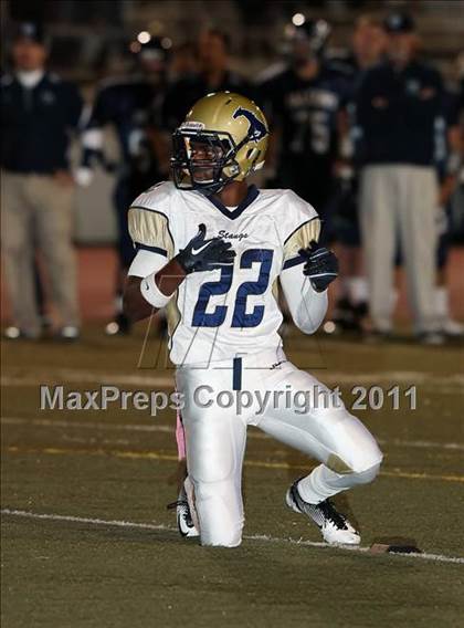 Thumbnail 2 in Muir vs. Crescenta Valley photogallery.