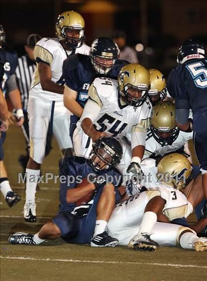 Thumbnail 2 in Muir vs. Crescenta Valley photogallery.
