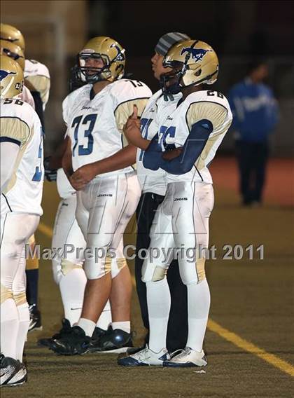 Thumbnail 2 in Muir vs. Crescenta Valley photogallery.