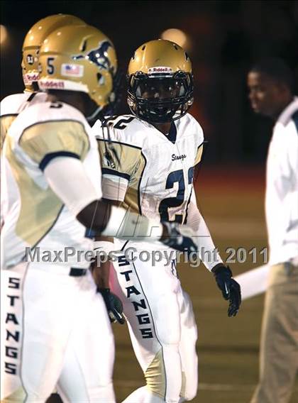 Thumbnail 1 in Muir vs. Crescenta Valley photogallery.