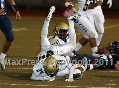 Thumbnail 2 in Muir vs. Crescenta Valley photogallery.