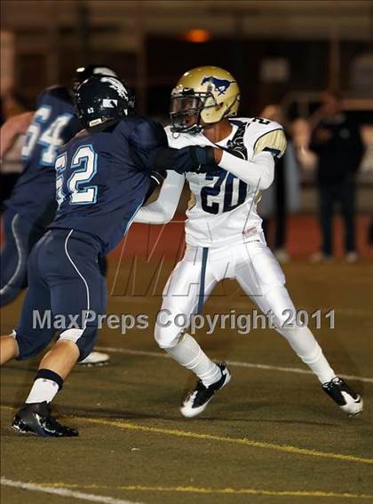 Thumbnail 3 in Muir vs. Crescenta Valley photogallery.