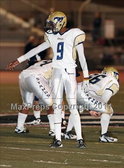 Thumbnail 3 in Muir vs. Crescenta Valley photogallery.