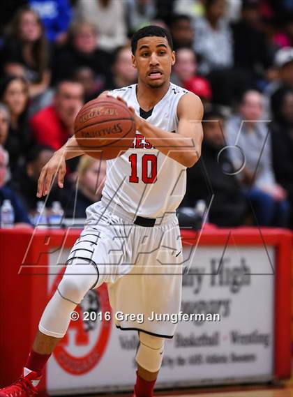 Thumbnail 3 in St. Patrick-St. Vincent vs. Salesian College Preparatory (CIF NCS D4 Final) photogallery.