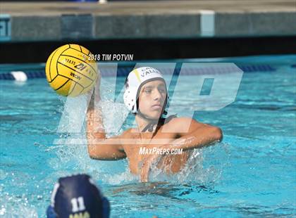 Thumbnail 1 in Santa Monica vs Capistrano Valley (CIF SS D4 Final) photogallery.