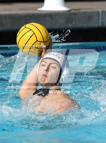 Thumbnail 1 in Santa Monica vs Capistrano Valley (CIF SS D4 Final) photogallery.