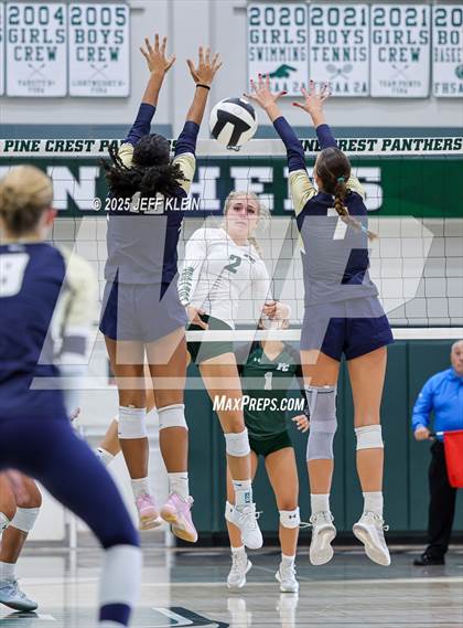 Thumbnail 3 in Calvary Christian vs Pine Crest (FHSAA 3A-13 Semifinal) photogallery.