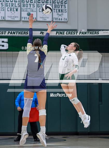 Thumbnail 2 in Calvary Christian vs Pine Crest (FHSAA 3A-13 Semifinal) photogallery.