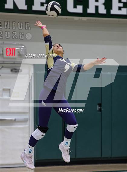 Thumbnail 3 in Calvary Christian vs Pine Crest (FHSAA 3A-13 Semifinal) photogallery.