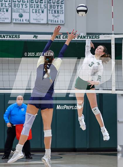 Thumbnail 1 in Calvary Christian vs Pine Crest (FHSAA 3A-13 Semifinal) photogallery.