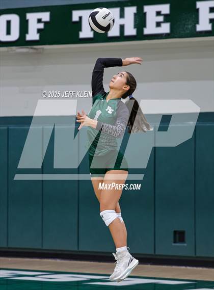 Thumbnail 2 in Calvary Christian vs Pine Crest (FHSAA 3A-13 Semifinal) photogallery.