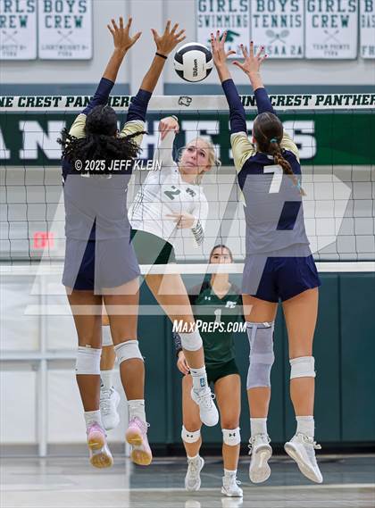 Thumbnail 2 in Calvary Christian vs Pine Crest (FHSAA 3A-13 Semifinal) photogallery.