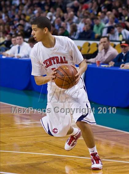 Thumbnail 3 in St. John's Prep vs Central Catholic (MIAA Division 1 North Final) photogallery.