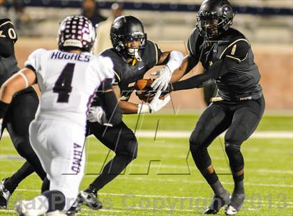 Thumbnail 3 in Wylie vs South Oak Cliff (UIL 4A Regional Playoff) photogallery.