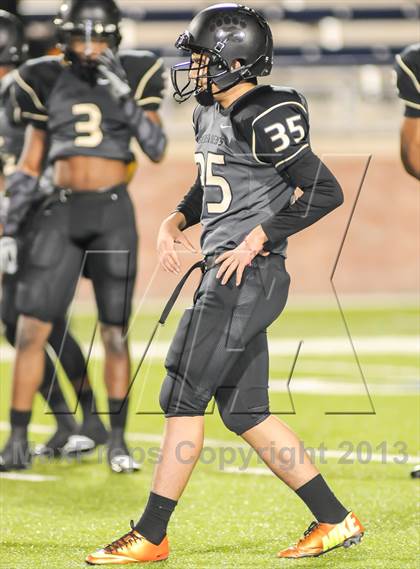 Thumbnail 2 in Wylie vs South Oak Cliff (UIL 4A Regional Playoff) photogallery.