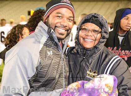 Thumbnail 2 in Wylie vs South Oak Cliff (UIL 4A Regional Playoff) photogallery.